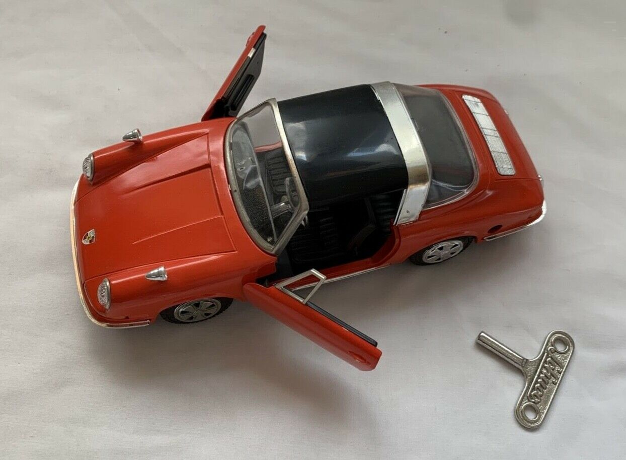 Schuco 1081 Wind-up Porsche Targa 911s, Red, 1:19 W/key, Orig. Box. Super Nice